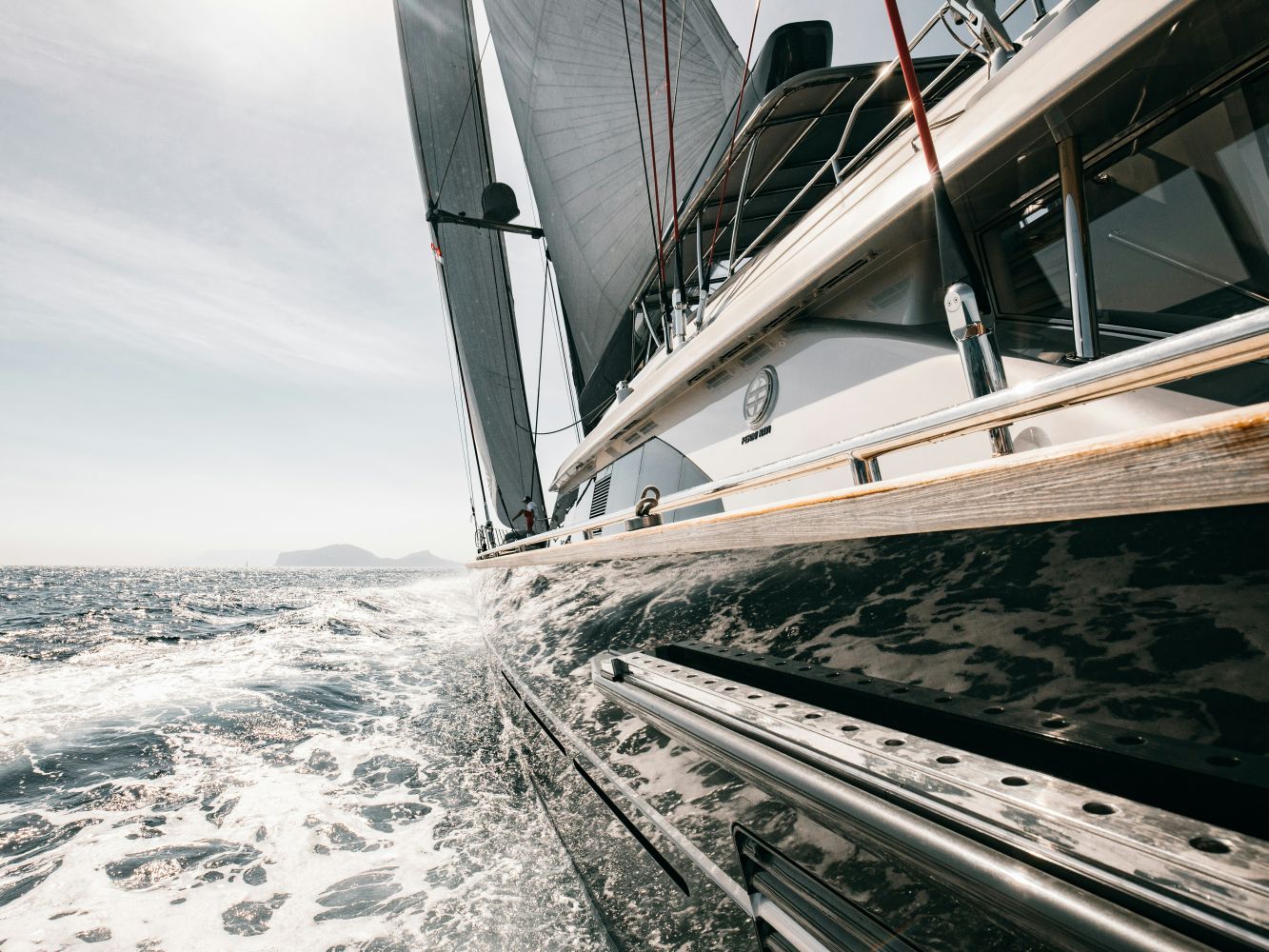 ENGINEER TALKS Ep.09: Analýza zlyhania hardvéru Marine Hatch: Pánty a západky